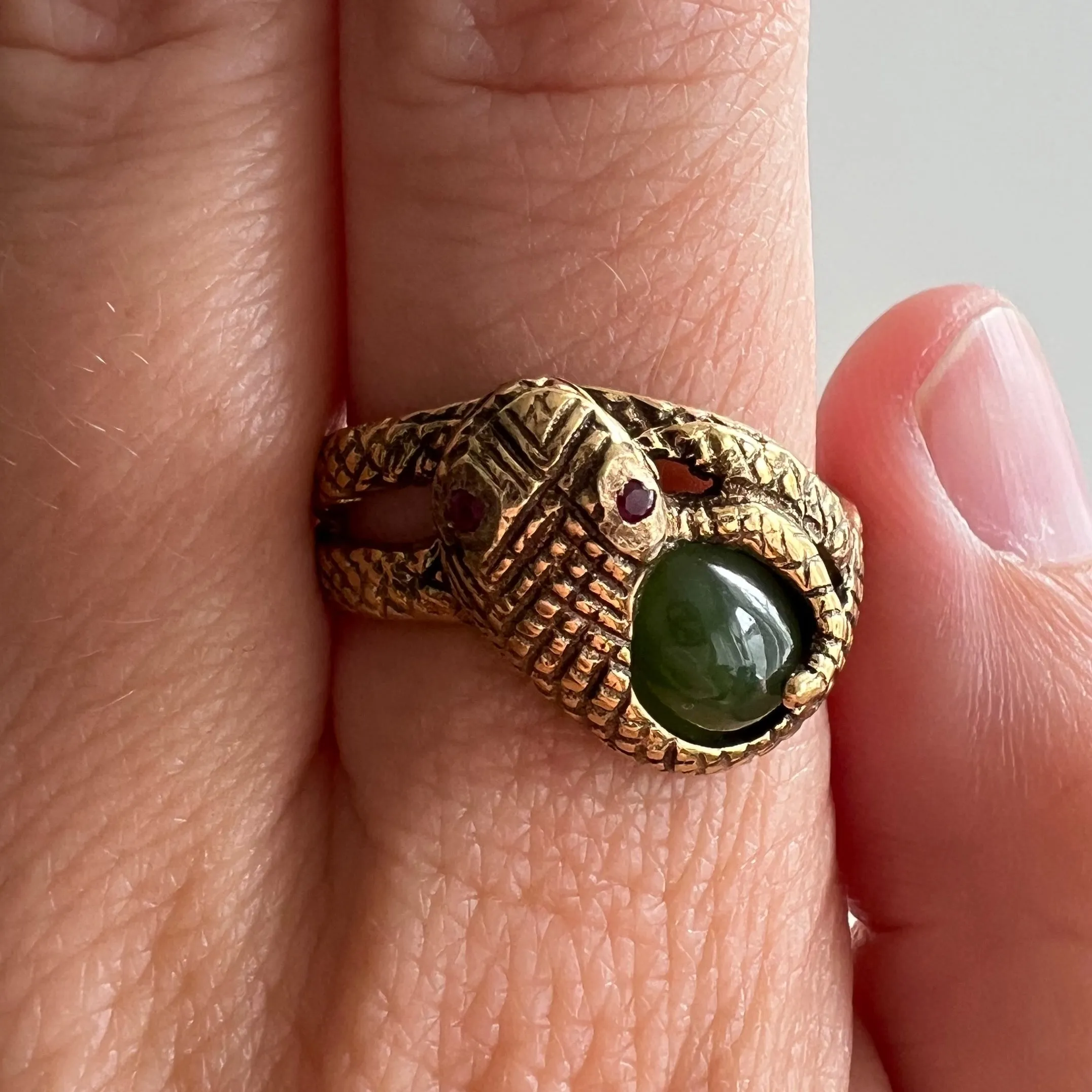 V I N T A G E // the egg’s keeper / solid 14k yellow gold snake ring with jade and rubies / size 8